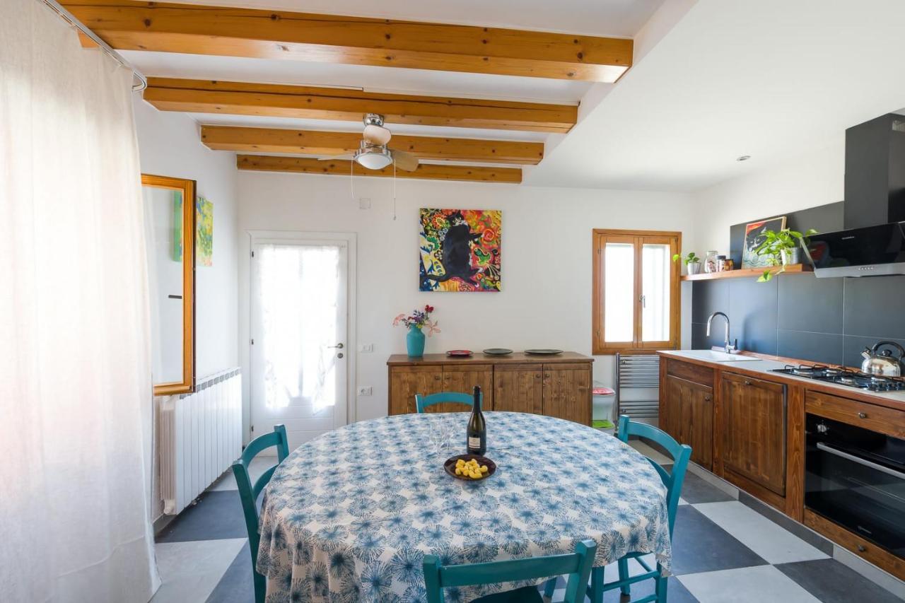 Night Galleria Holiday Home - Bed & Art In Burano - The Pink House Luaran gambar