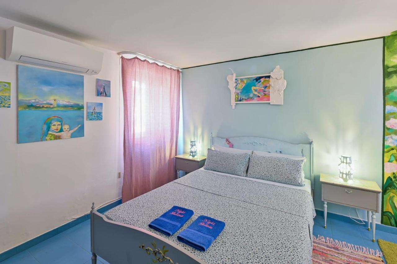 Night Galleria Holiday Home - Bed & Art In Burano - The Pink House Luaran gambar