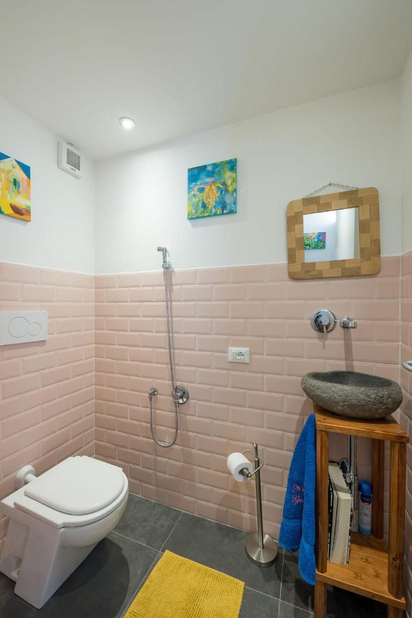 Night Galleria Holiday Home - Bed & Art In Burano - The Pink House Luaran gambar