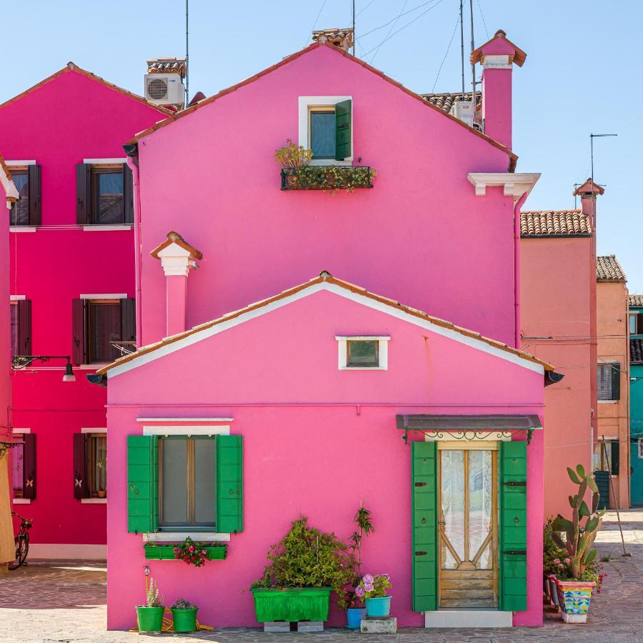 Night Galleria Holiday Home - Bed & Art In Burano - The Pink House Luaran gambar